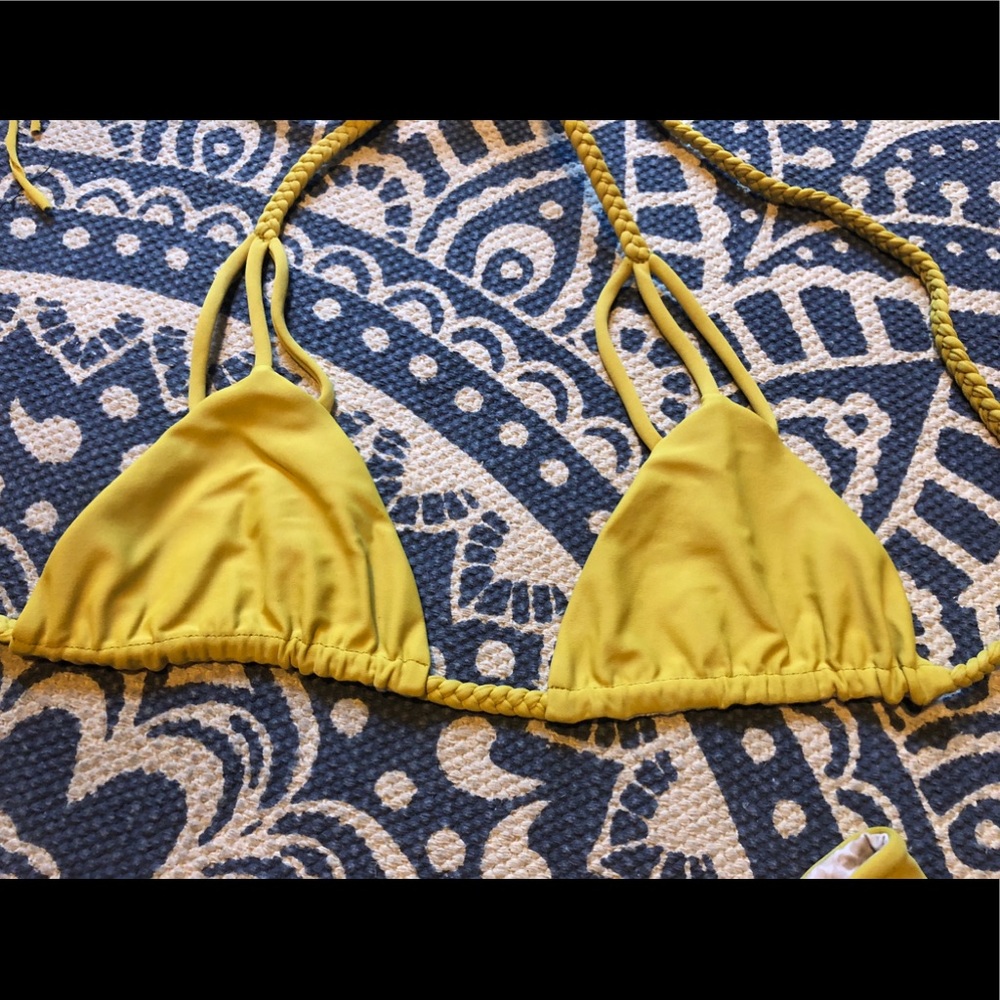 Last chance, consigning locally this week. 
Acacia top - Picture 2 of 4